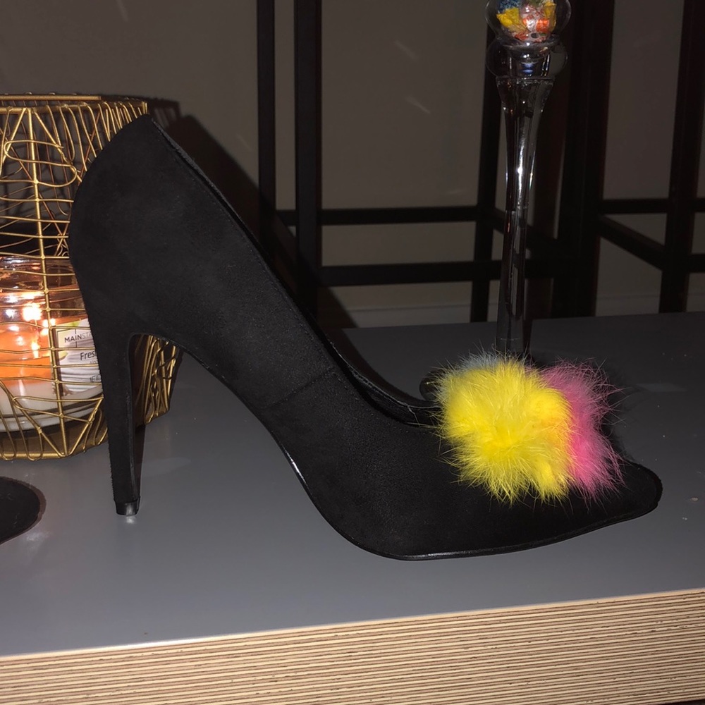 Heels - Picture 2 of 4